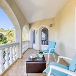 Luxury Villla Gassin With Pool & Gym בית נופש