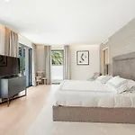 בית נופש Luxury Villla Gassin With Pool & Gym *
