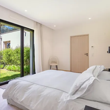 Luxury Villla Gassin With Pool & Gym بيت للعطل سان تروبيه